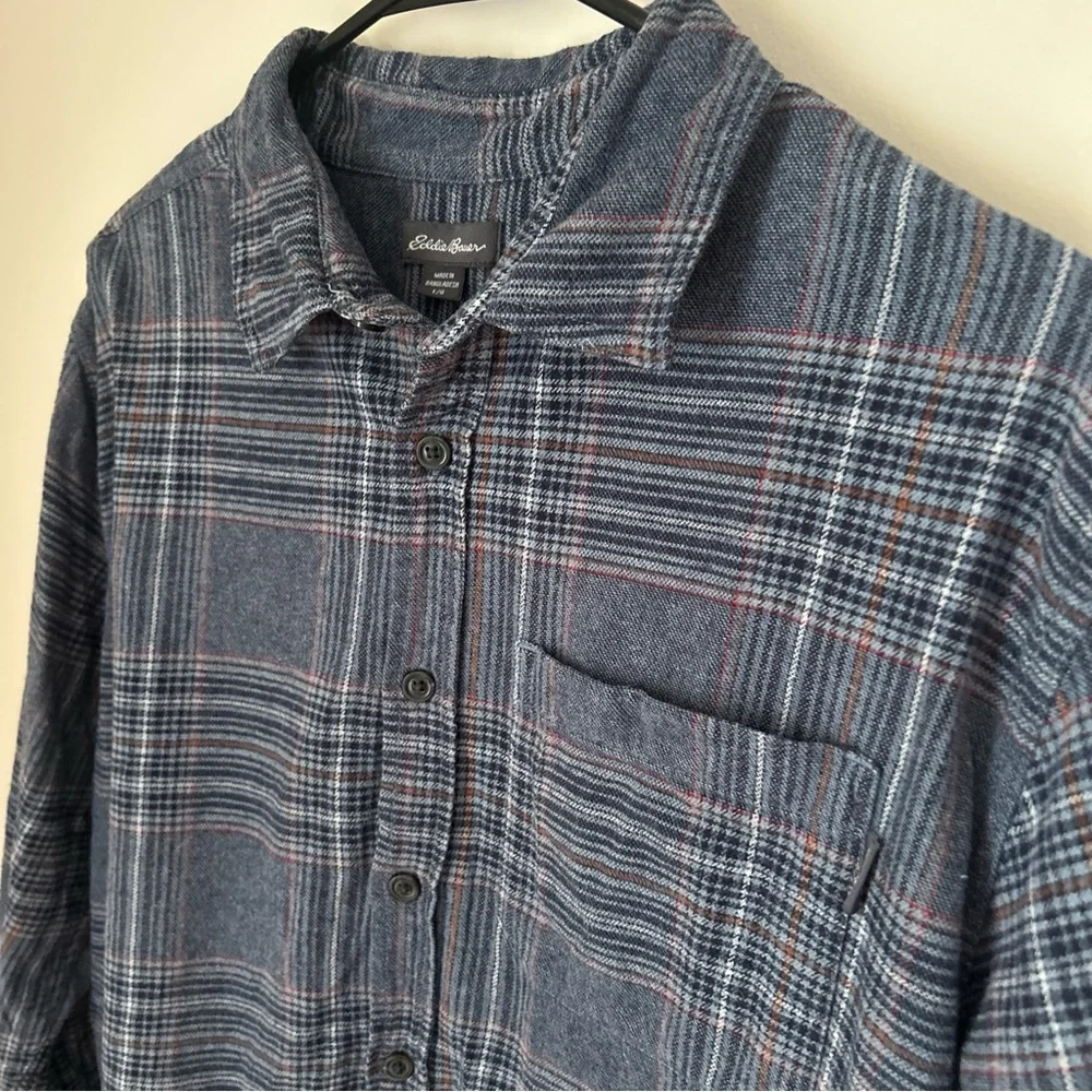 Eddie Bauer Long Sleeve Flannel Button Down Blue Shirt Size Large‎